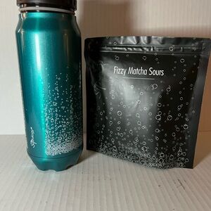 Sipology Fizzy Matcha Beverage container with 5 Fizzy Matcha Sour Sticks.